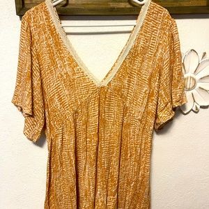 Buckle / Daytrip V-back and neck top